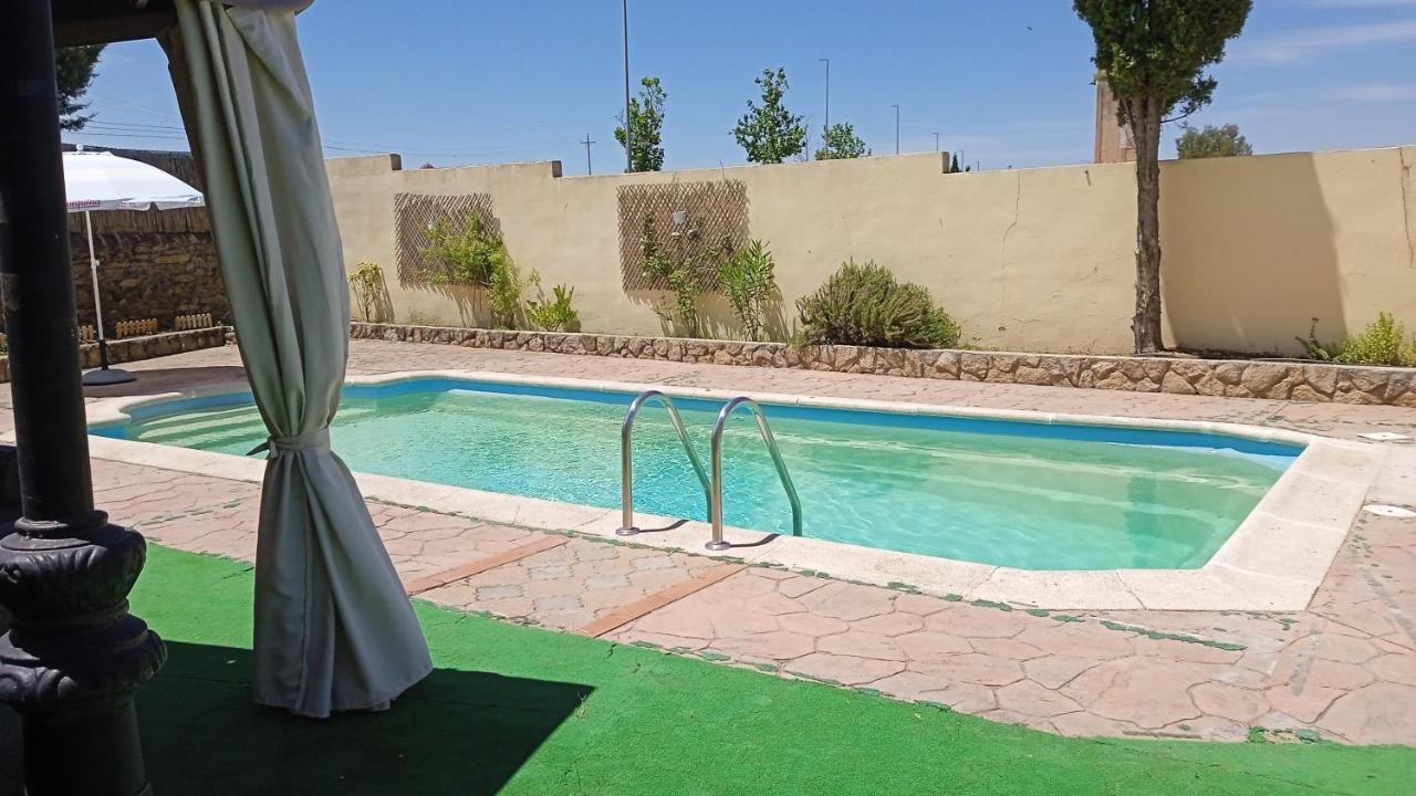 Appartement Orion à Torrejón el Rubio Extérieur photo